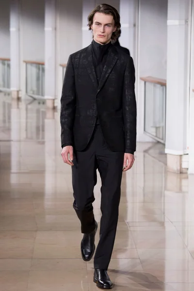 Look 46